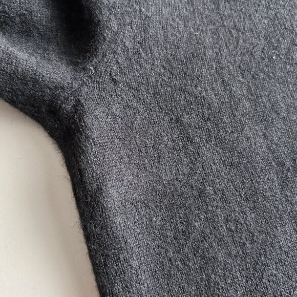 Everlane Classic Cashmere Crew Sweater in Black, sz XXS - Picture 5 of 9